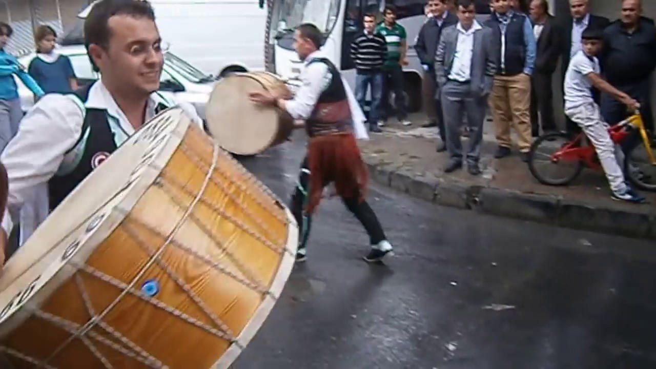 Otobüsle Asker Gönderme Törenlerinde Ritimli Uğurlama