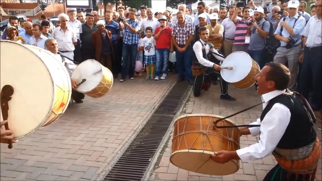 Gelin Arabasıyla Gelişte Zurna Karşılama Gösterisi